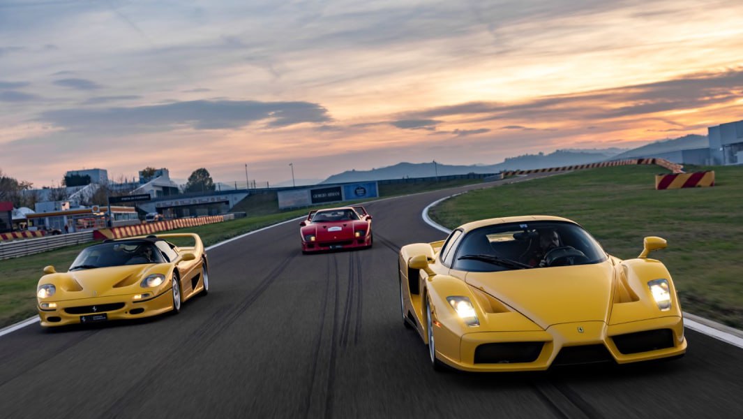 Pirelli представили новую версию модели  P ZERO из серии Collezione для Ferrari Enzo.