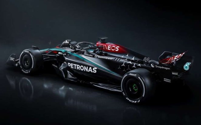 Mercedes показал новую машину Формулы-1 — Mercedes W15