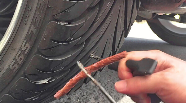 Как поставить жгут на бескамерную шину